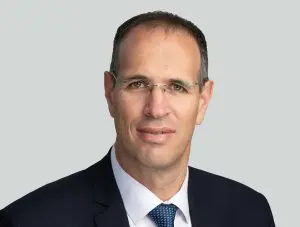 עוזי רוזנטל, סגן נשיא בכיר, מנהל חטיבת הממשלה, פנג'יה צילום דייויד גארב